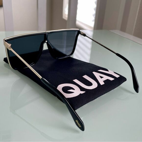 NWT QUAY Nightfall Remixed Polarized Sunglasses